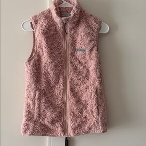 Columbia Plush Fleece Vest in Light Pink
